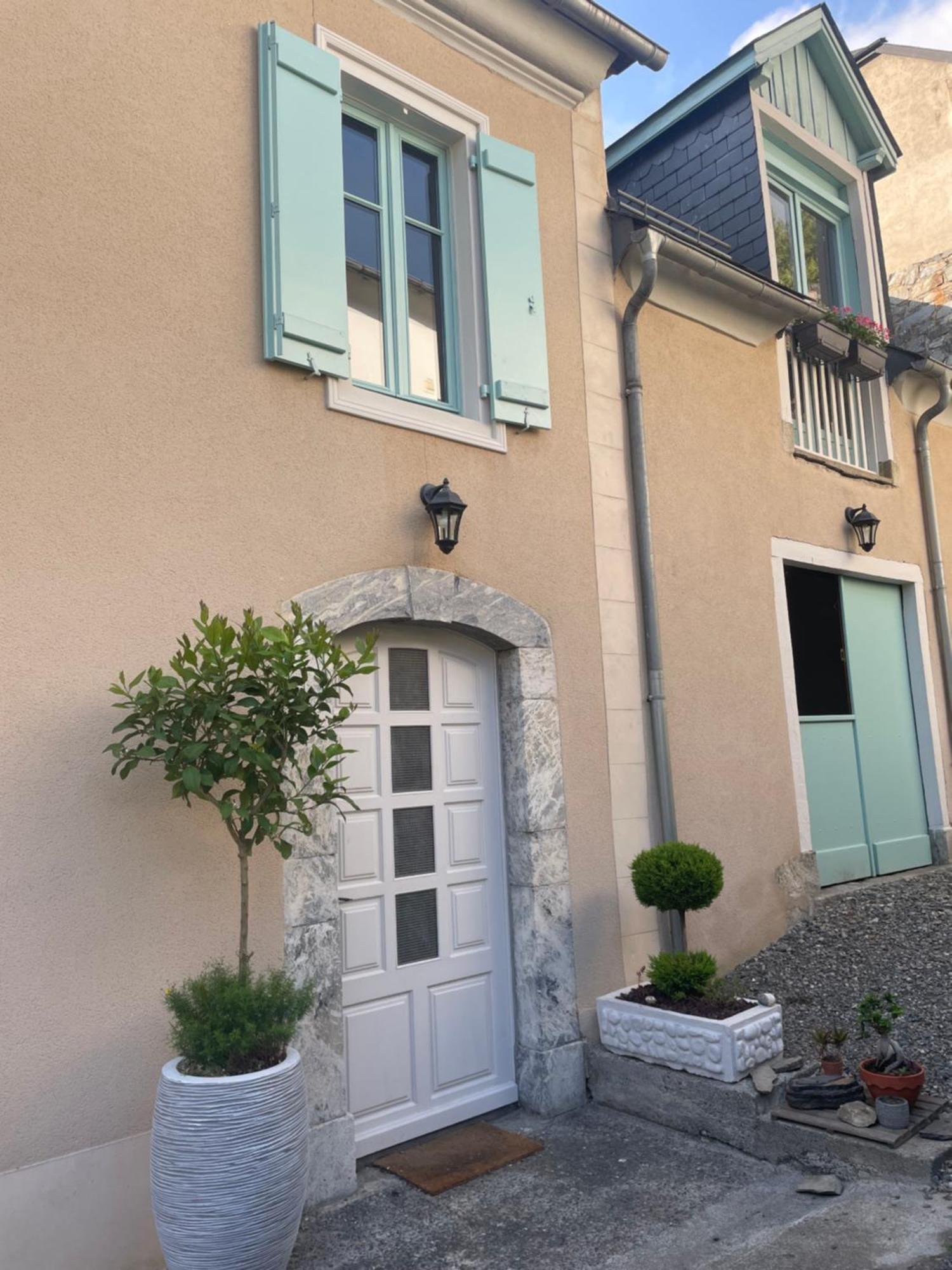 Privée à Deux Pas De
